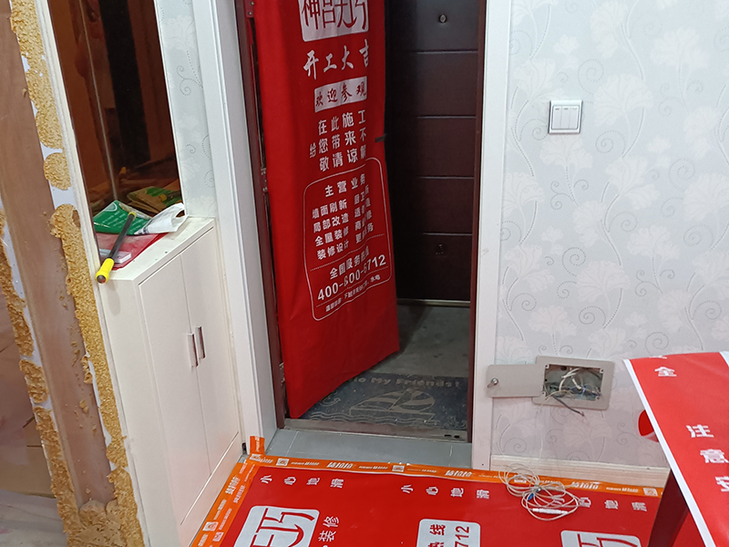 靠近衛(wèi)生間的乳膠漆墻面發(fā)霉怎么處理？墻壁發(fā)霉能徹底解決嗎？(圖4)