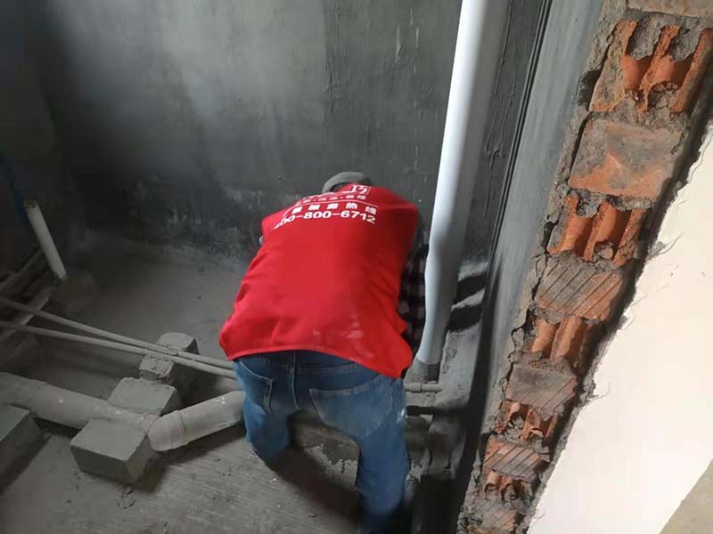 家里浴室周邊墻體發(fā)霉什么原因？怎樣解決衛(wèi)生間墻面漏水問題？(圖3)