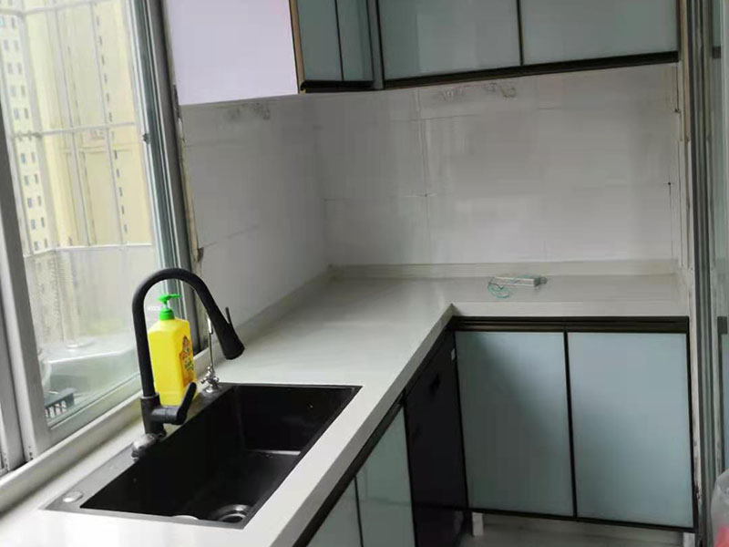 廚房裝修櫥柜，究竟是定制櫥柜好，還是直接買新的呢？(圖3)