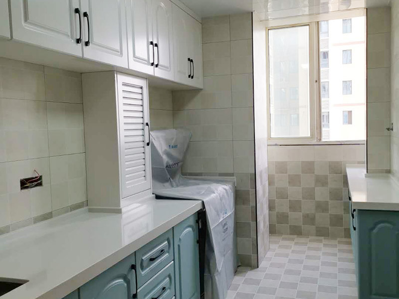 廚房櫥柜柜門(mén)一般用什么材質(zhì)的？廚房舊櫥柜換新櫥柜容易更換嗎(圖1)