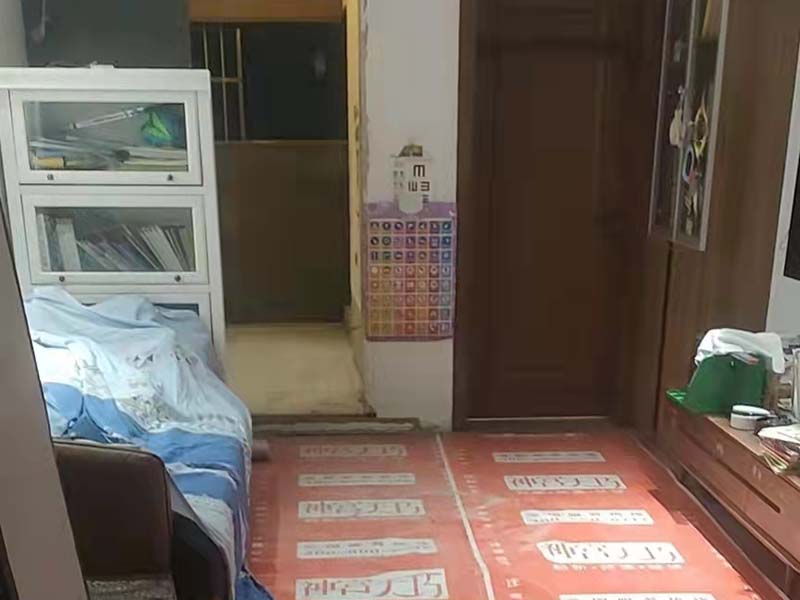 客廳屏風(fēng)隔斷玄關(guān)柜裝修，現(xiàn)在流行這樣裝實(shí)用又好看！(圖5)