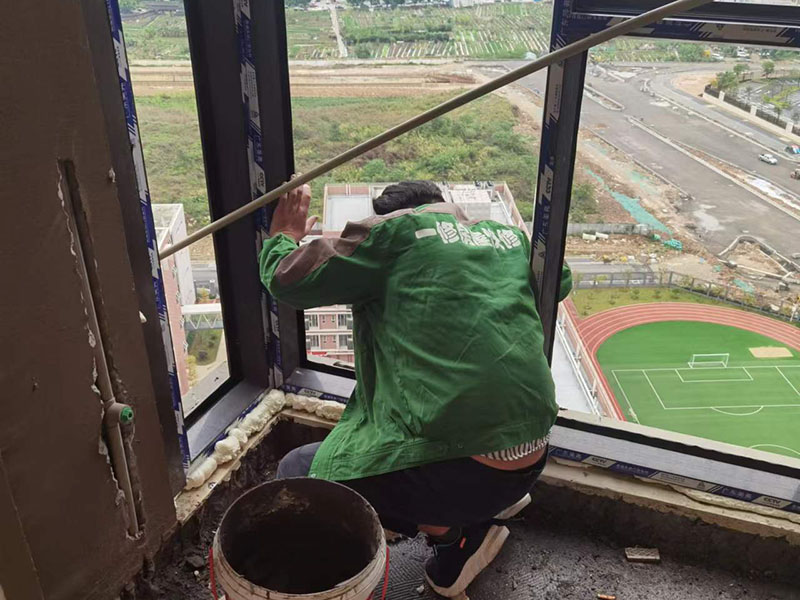 封陽臺裝修一般要花費多少錢？(圖1)