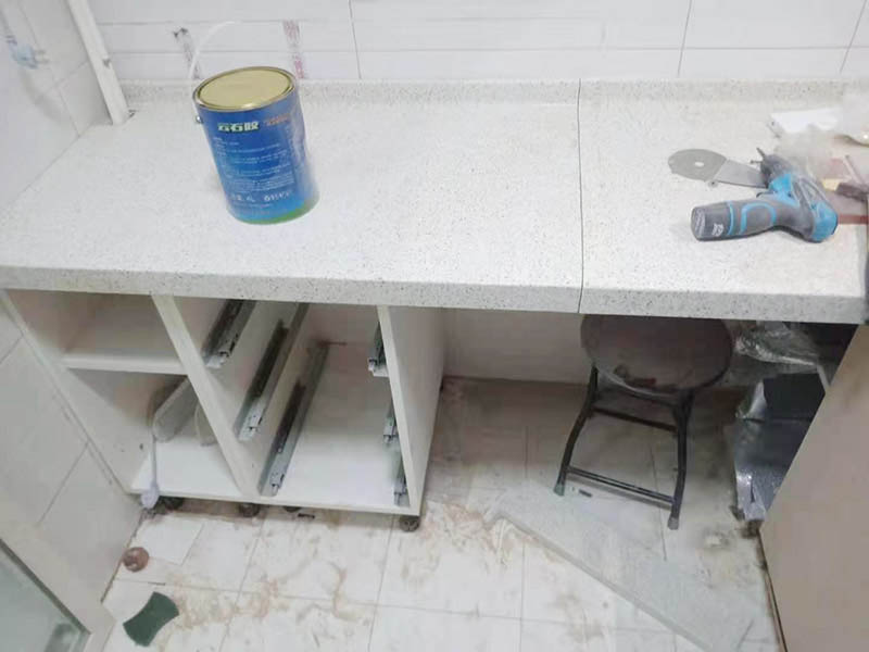 廚房墻面裝修選擇貼瓷磚還是刷涂料？(圖2)