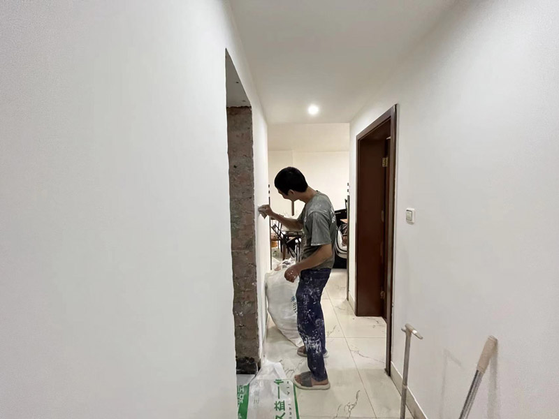 墻面翻新需要請專業(yè)的師傅來操作嗎(圖1) 墻面翻新需要請專業(yè)的師傅來操作嗎(圖1)