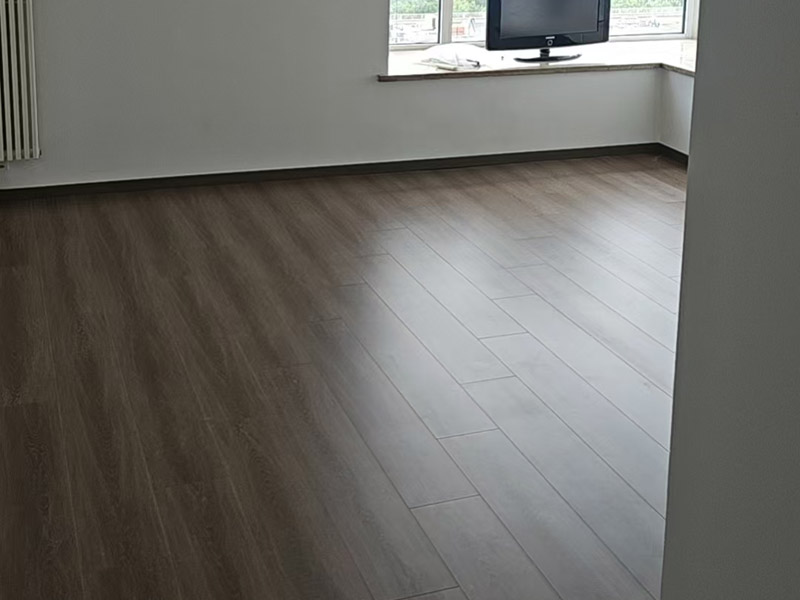 墻面和地面涂刷材料哪個(gè)更環(huán)保一些呢(圖1) 墻面和地面涂刷材料哪個(gè)更環(huán)保一些呢(圖1)